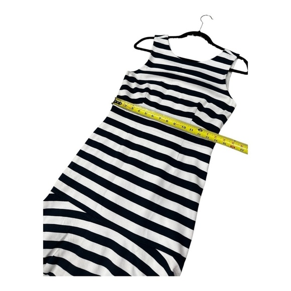 Banana Republic 

BLACK /WHITE STRIPE PONTE FLOUNCE DRESS size 8 - Picture 9 of 12